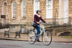 Pendleton Somerby Electric Hybrid Bike - White And Navy - 17", 19" Frames -Carrera Store 279718b