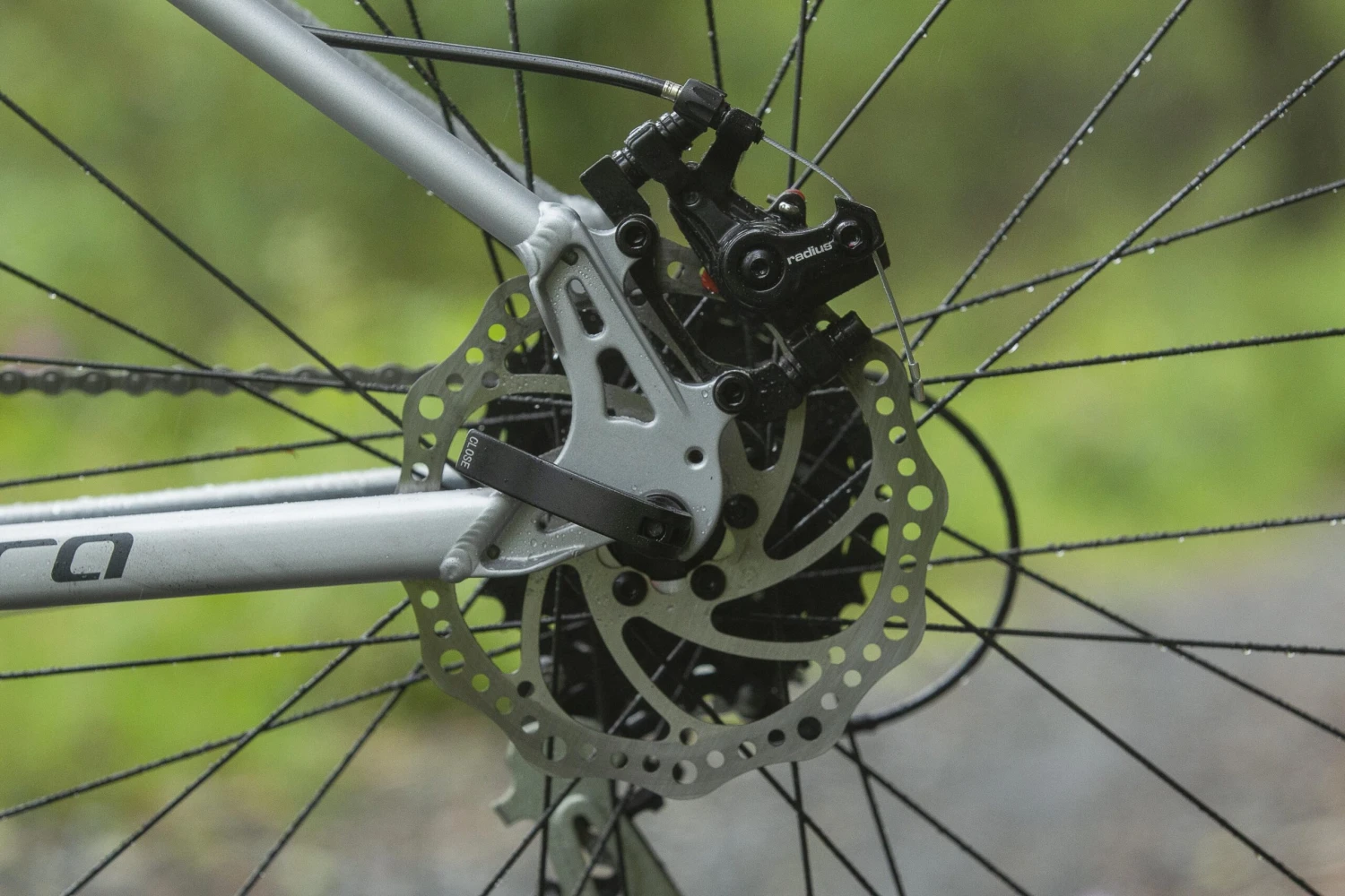 Carrera Vengeance Womens Mountain Bike - Silver - S, M, L Frames 9 Carrera Vengeance Womens Mountain Bike - Silver - S, M, L Frames - Image 9