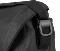 Brompton Metro Messenger Waterproof 20 Litres - Black -Carrera Store 381646b scaled