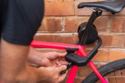 Hiplok ANKR - Red -Carrera Store 440870b scaled