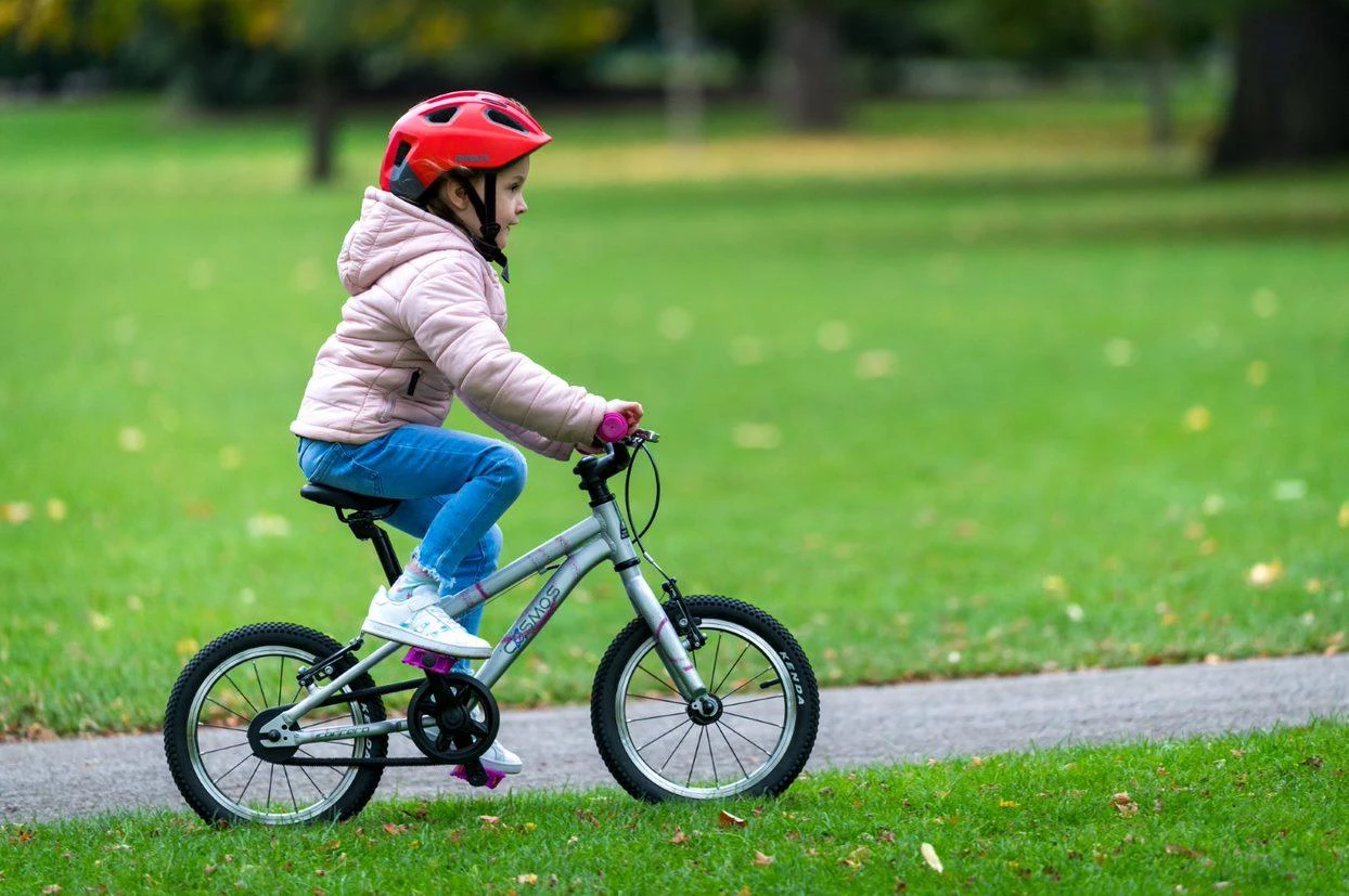 Carrera Cosmos Kids Bike - 14" Wheel - Silver 2 Carrera Cosmos Kids Bike - 14" Wheel - Silver - Image 2