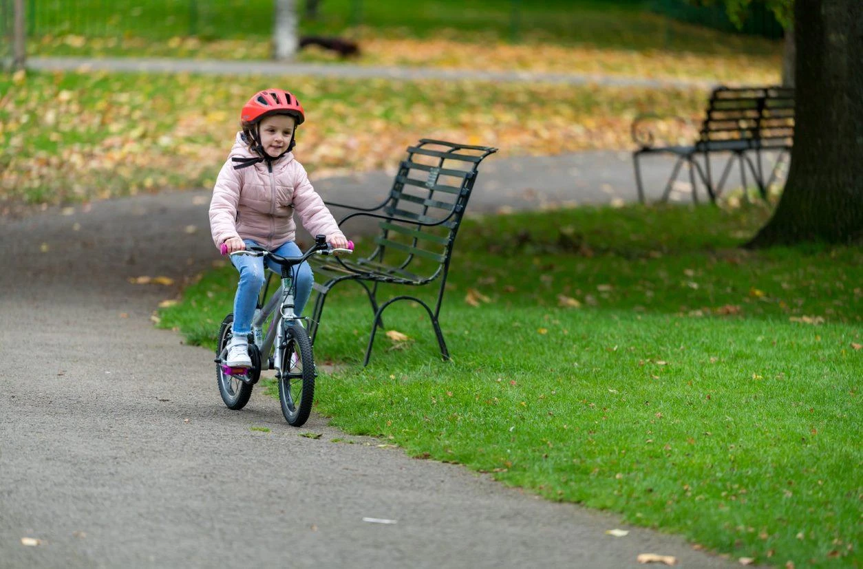 Carrera Cosmos Kids Bike - 14" Wheel - Silver 6 Carrera Cosmos Kids Bike - 14" Wheel - Silver - Image 6