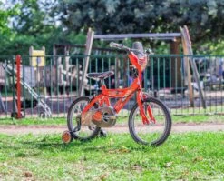 Huffy Disney Pixar Cars Lightning McQueen Kids Bike - 16" Wheel -Carrera Store 687086e