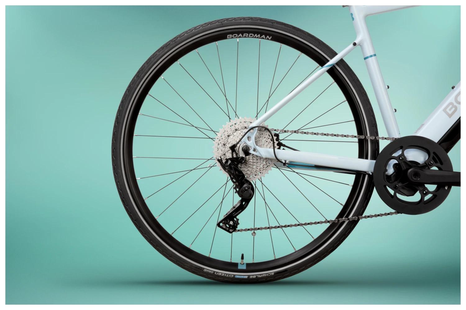 Boardman HYB 8.9E Womens Microshift Hybrid Electric Bike - 45cm, 48cm Frames 8 Boardman HYB 8.9E Womens Microshift Hybrid Electric Bike - 45cm, 48cm Frames - Image 8