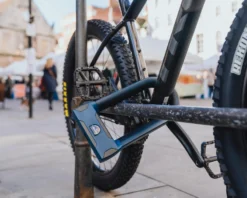 Squire Stronghold 16mm D Lock -Carrera Store 735222e scaled