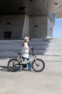 Eovolt Evening Step Through Electric Folding Bike - Onyx Black - 24" Wheel -Carrera Store 797990d